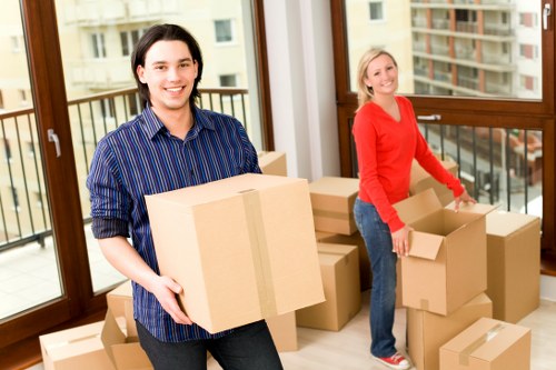Customer service notes and moving checklist during complaint logging